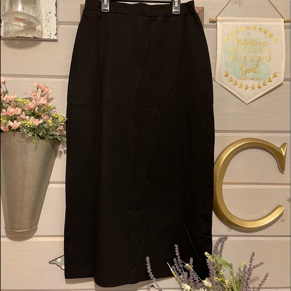 Long black maxi skirt